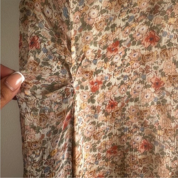 Sezane dress with some flaws. Floral print size 6 - Picture 3 of 7